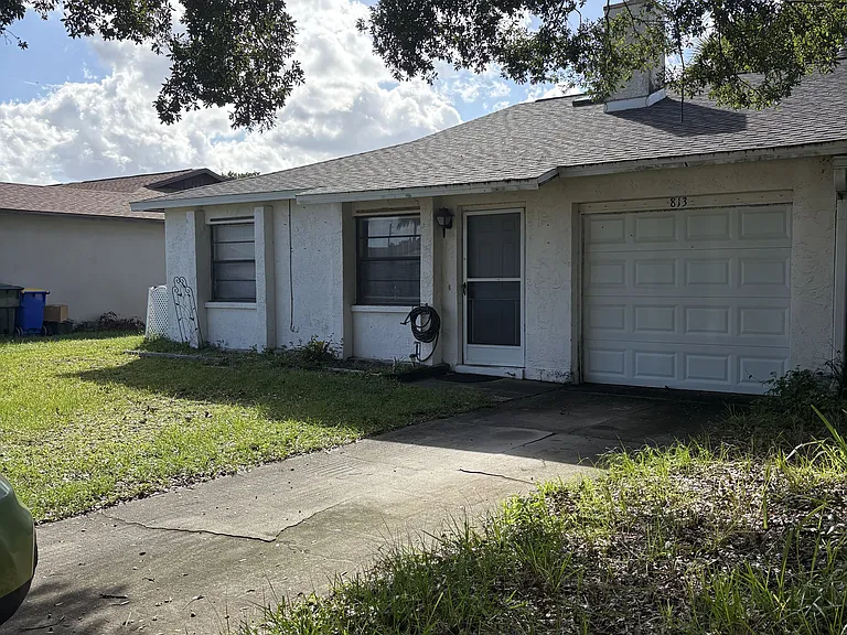 813 Poinciana St — Photo 2