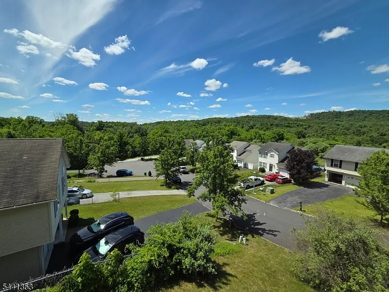 4 Michael Ct — Photo 17