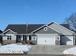 2869 Sussex Rd, Green Bay, WI 54311
