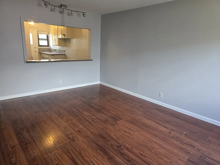 8927 Reading Ave #8927 — Photo 11