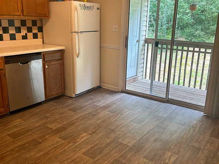 1112 Trinity St #207 — Photo 5