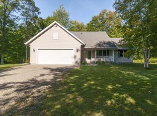 W2671 Woodview Ln, Marinette, WI 54143