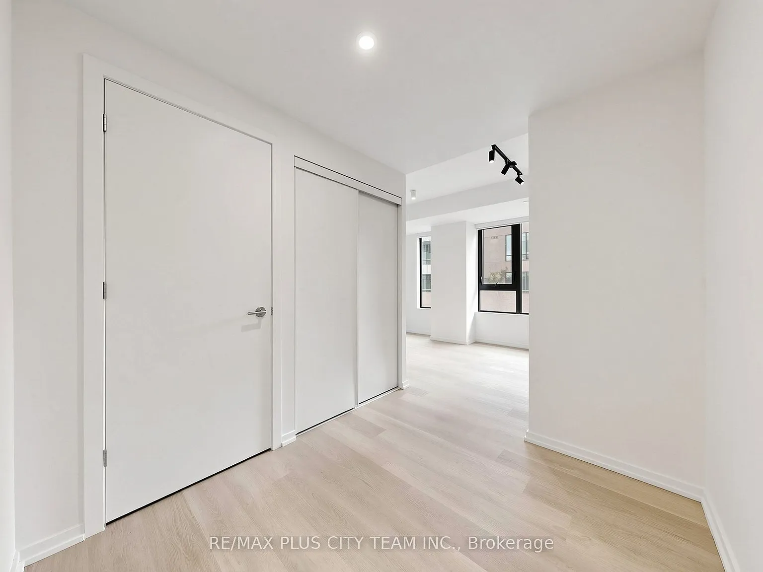 2 bed, $2,554 — Photo 3