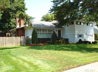 1433 Stephen Marc Ln, East Meadow, NY 11554