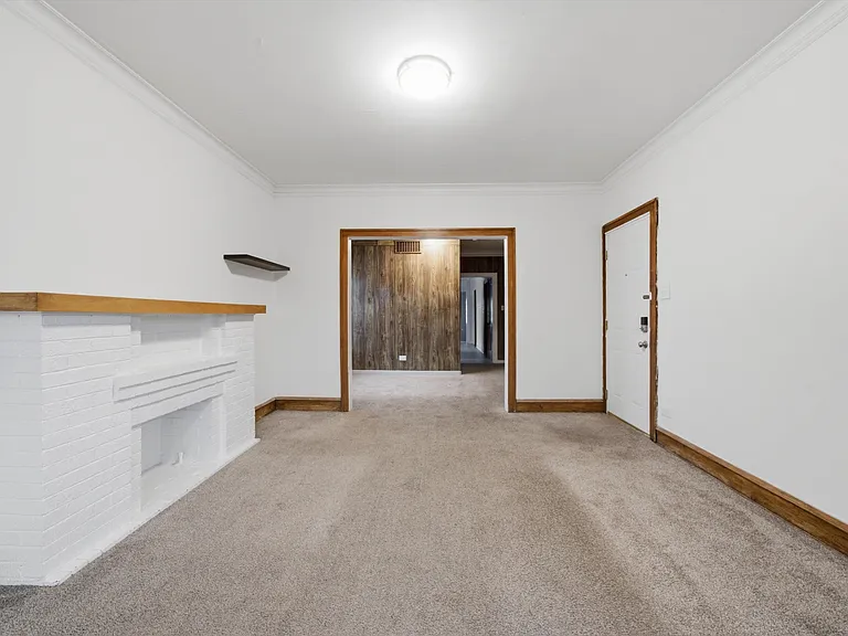 1953 S Central Ave #2 — Photo 3