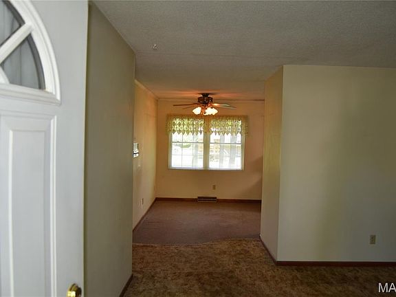 3rd image of 533 Hillsboro Rd