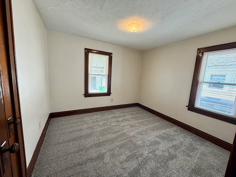 474 Franklin Ave — Photo 6