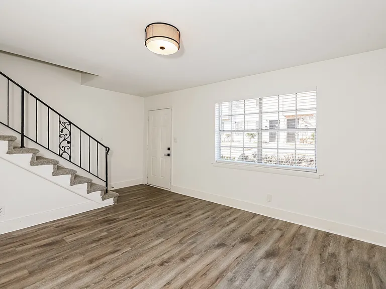 White Oak Townhomes — Photo 28