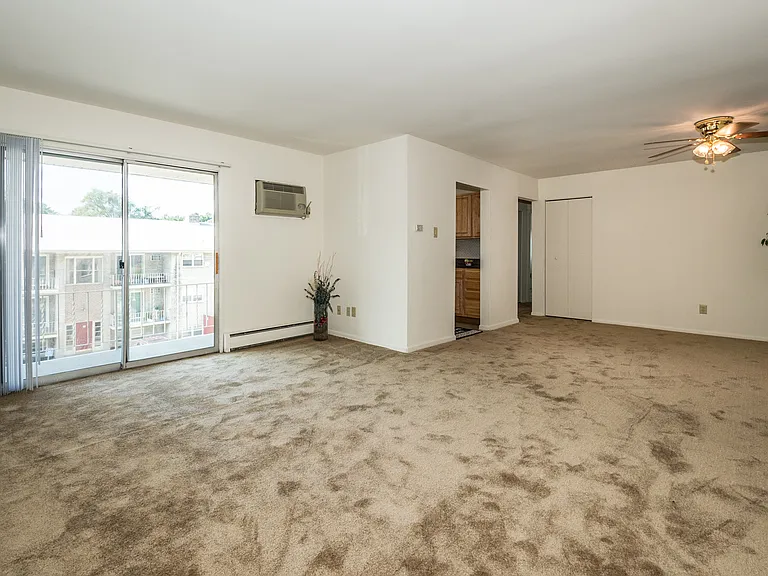 Parkview Apartments — Photo 7