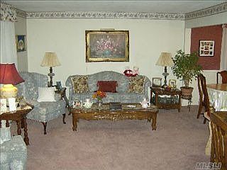 3rd image of 8 Sequoia Dr