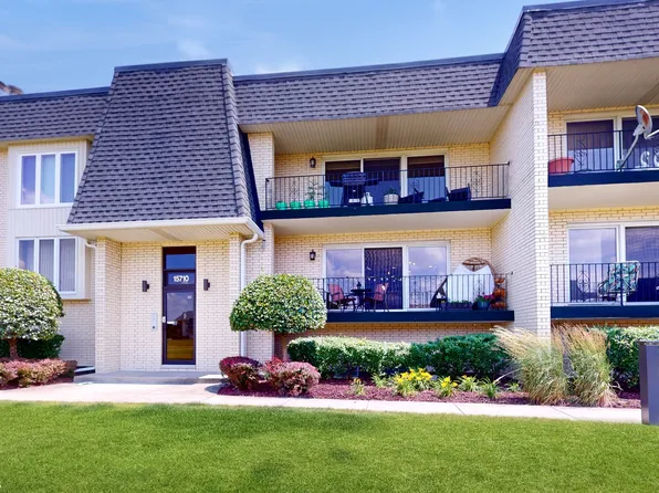 15710 Old Orchard Ct Unit 1S, Orland Park, IL 60462
