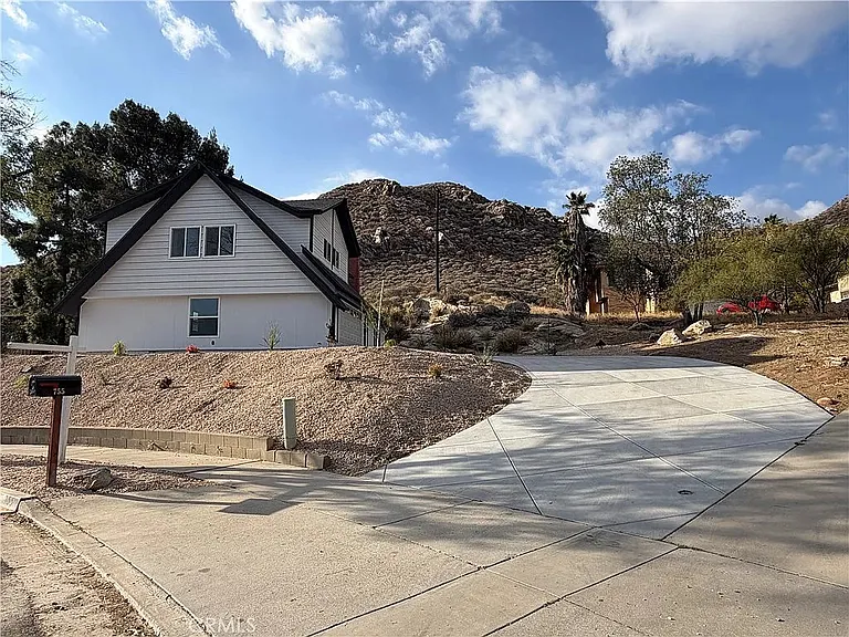 755 Huston Dr — Photo 29
