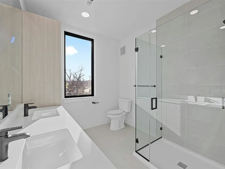 2209 S 1st St #321 — Photo 17