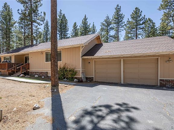 2nd image of 1001 Mountain Ln