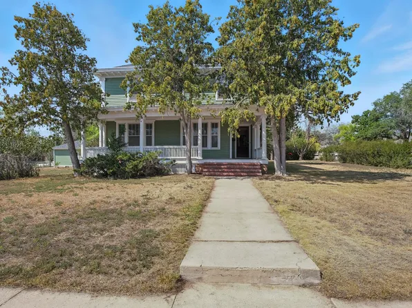 346 N 17th St, Hot Springs, SD 57747