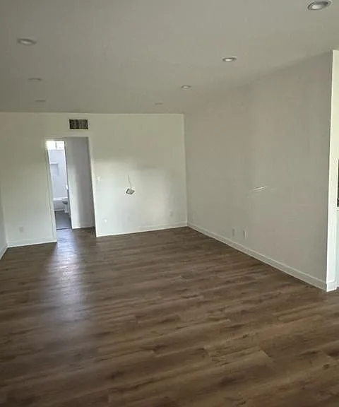 12001 Burbank Blvd #4 — Photo 8