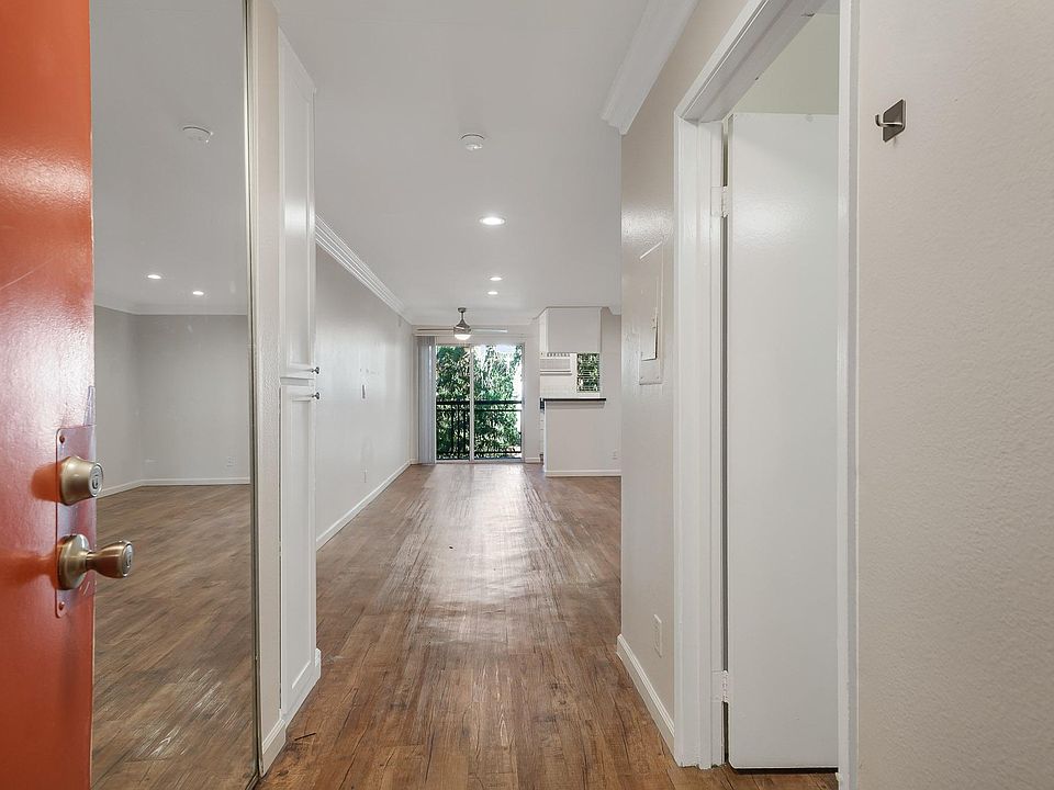 1st image of 1320 N Sycamore Ave APT 204