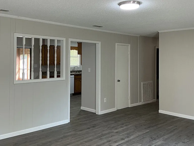 62 Beinville St — Photo 3