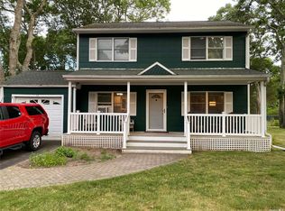 72 Lynncliff Rd, Hampton Bays, NY 11946