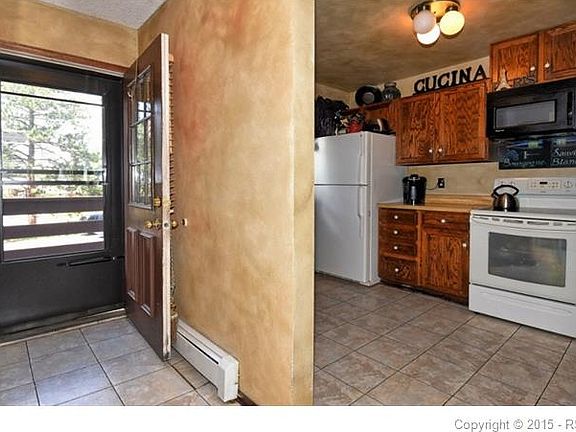 2nd image of 580 Manor Ct APT B