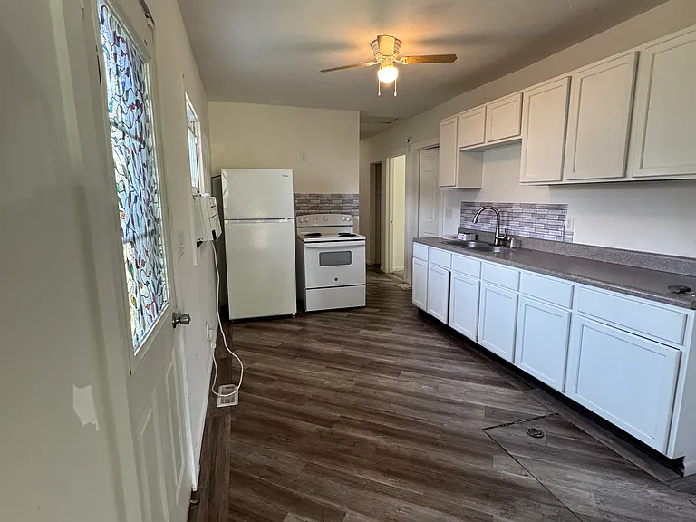 2022 Lincolnway E — Photo 3