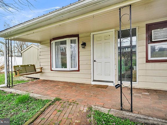 4th image of 355 Reinholds Rd