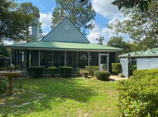 96 Paradise Island Dr, Defuniak Springs, FL 32433