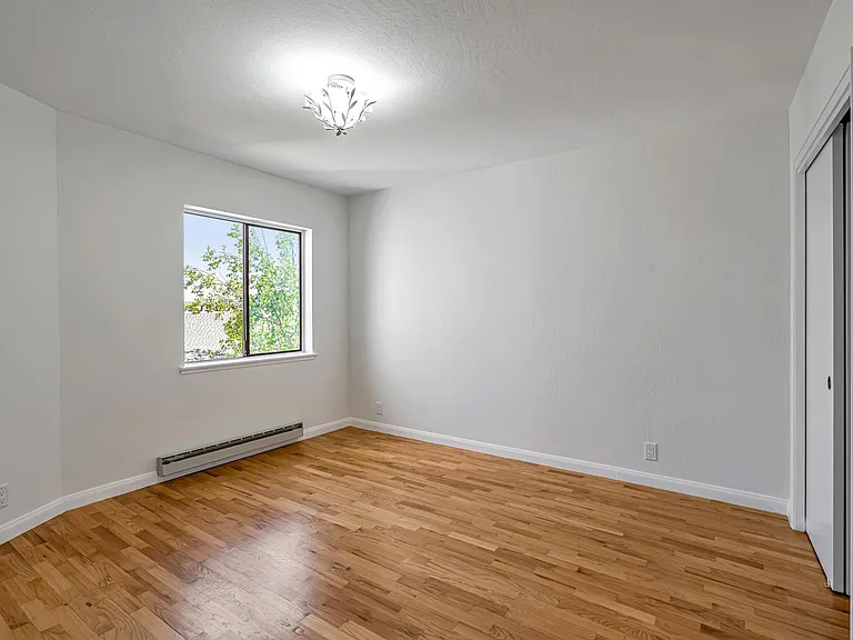 320 Peninsula Ave #413 — Photo 6