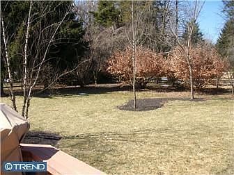 4th image of 12 Farmingdale Ln