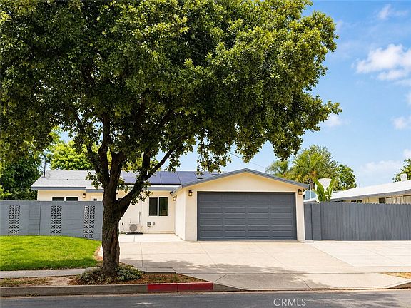 4th image of 2501 Santa Ysabel Ave
