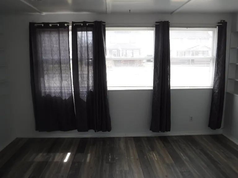12 Edgewood St NE — Photo 4