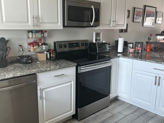 3rd image of 3321 Skyline Blvd APT B
