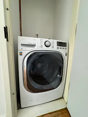 Rented by Pear NYC LLC | media 28