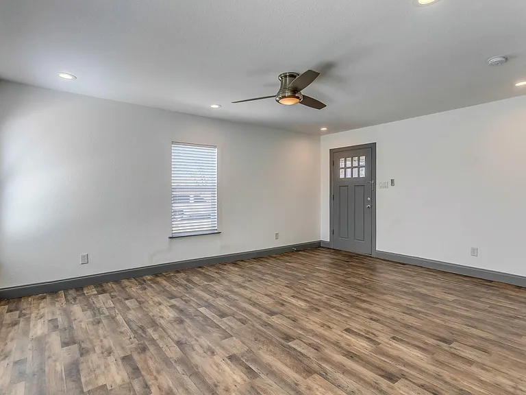3118 Carlson Dr — Photo 13