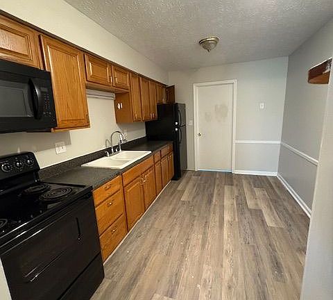 2nd image of 318 Ashmore St #B