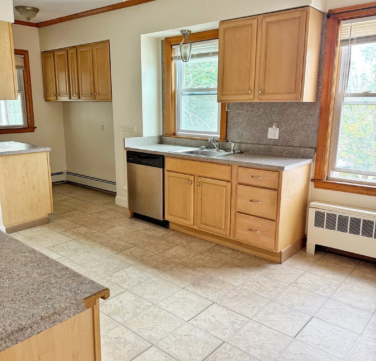 3 bed, 1.0 bath, $2,395 — Photo 3