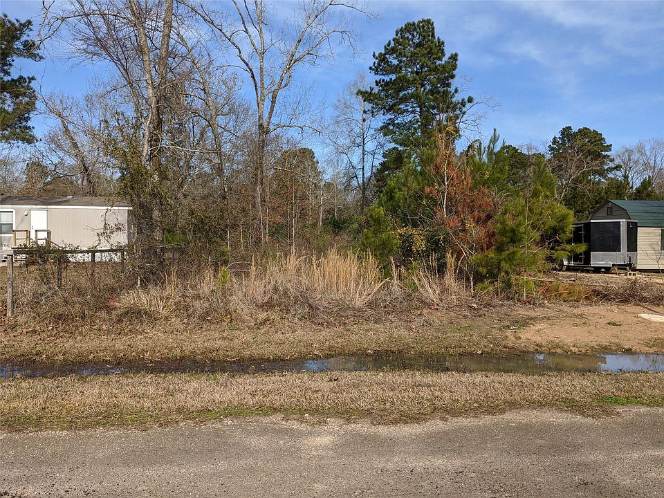 2nd image of Oak Shade Ln