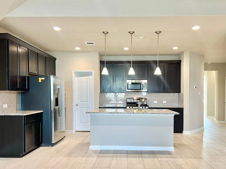 1606 Misty Elm St — Photo 11