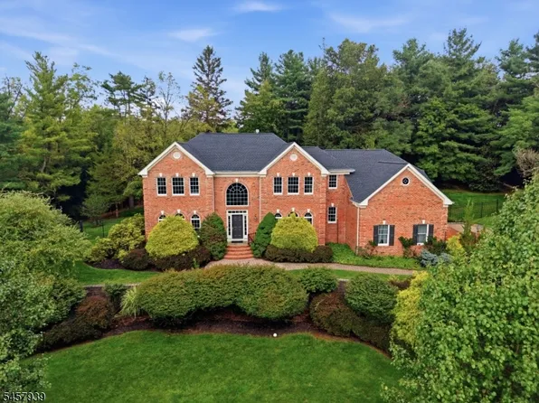 6 Oakridge Rd, Clinton Twp., NJ 08801