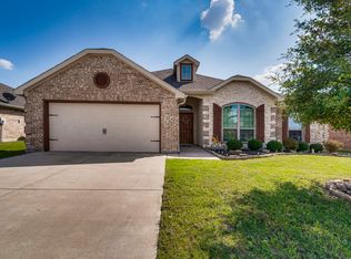1334 Columbia Dr, Midlothian, TX 76065