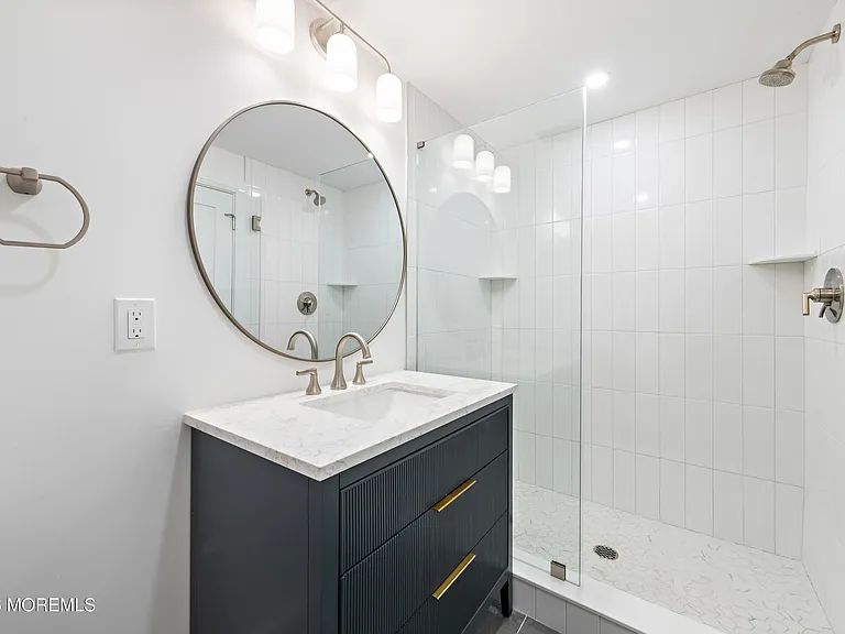 427 Hoyt St — Photo 32