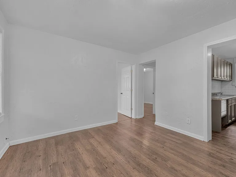 2101 W Romana St — Photo 14