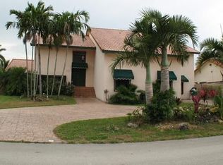 7320 N Augusta Dr, Hialeah, FL 33015