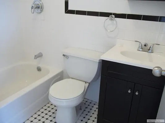 Rented by Magnum Realty Holdings, LLC | media 36