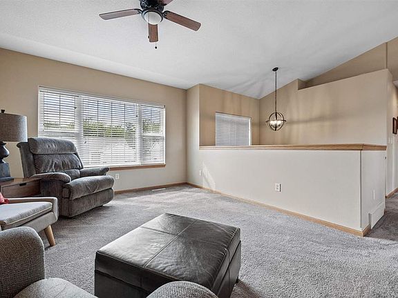 4th image of 90 Colton Dr S