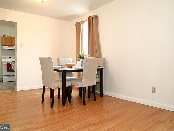 5th image of 464 S Ann St