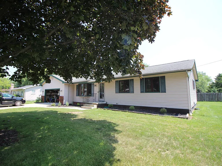 13850 Laplaisance Rd — Photo 2