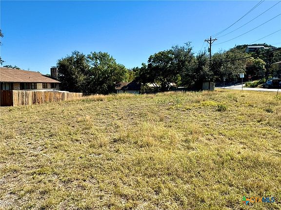5th image of 620 Village Shore Dr