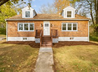 326 Harland Rd, Norwich, CT 06360