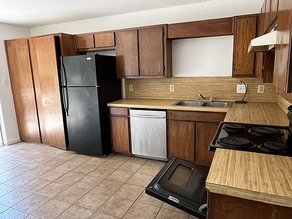 3rd image of 206 Craddock Ave #1
